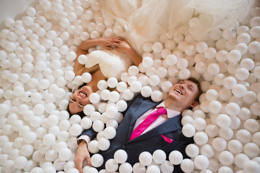 wedding trends photobooth ball pit 