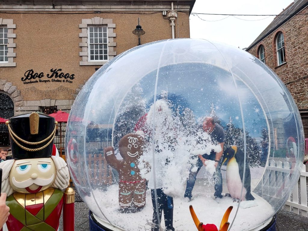 photo opportunities snow globe