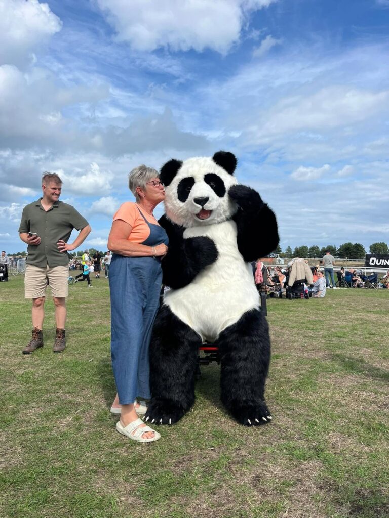 Clean Orangatang teeth Great Yarmouth Racecourse 30 Aug 2026