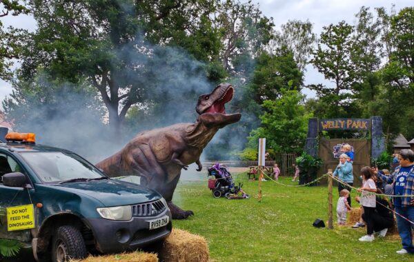 Giant T Rex Dinosaur roar at Wellington Country Park Berkshire